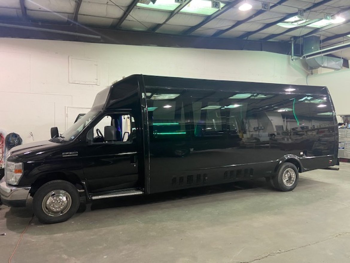 Limo Bus for Sale in Erie, PA - Photo 4