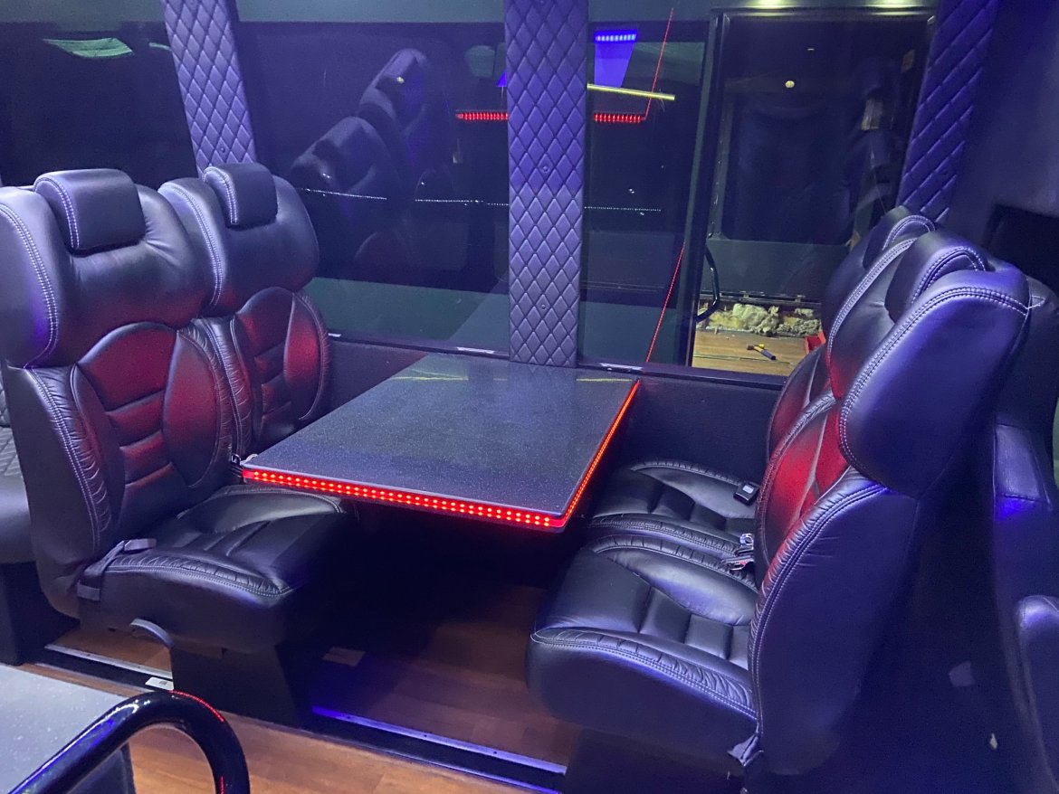 Limo Bus for Sale in Erie, PA - Photo 9