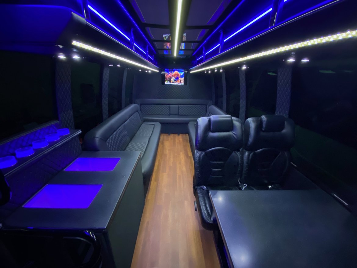 Limo Bus for Sale in Erie, PA - Photo 14