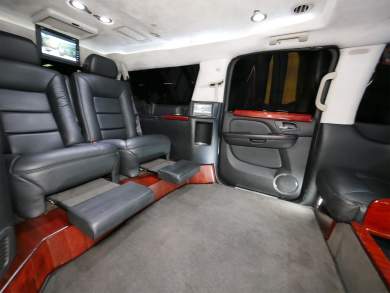 2008 Cadillac Escalade CEO SUV Mobile Office for Sale in San Antonio, TX - Photo 2