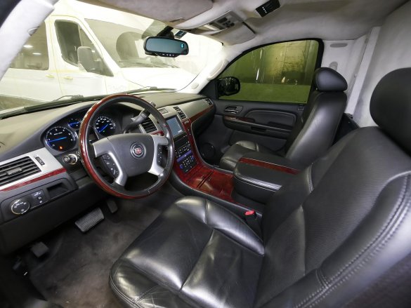 2008 Cadillac Escalade CEO SUV Mobile Office for Sale in San Antonio, TX - Photo 3