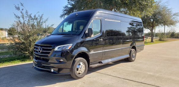 2020 Mercedes-Benz Sprinter 3500 170" EXT 4x4 Sprinter for Sale in Houston, TX - Photo 3