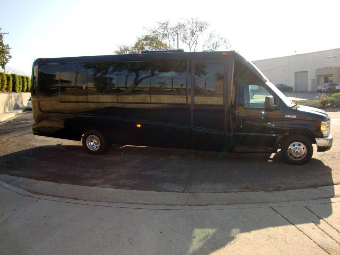 Limo Bus for Sale in CARSON, CA - Photo 10