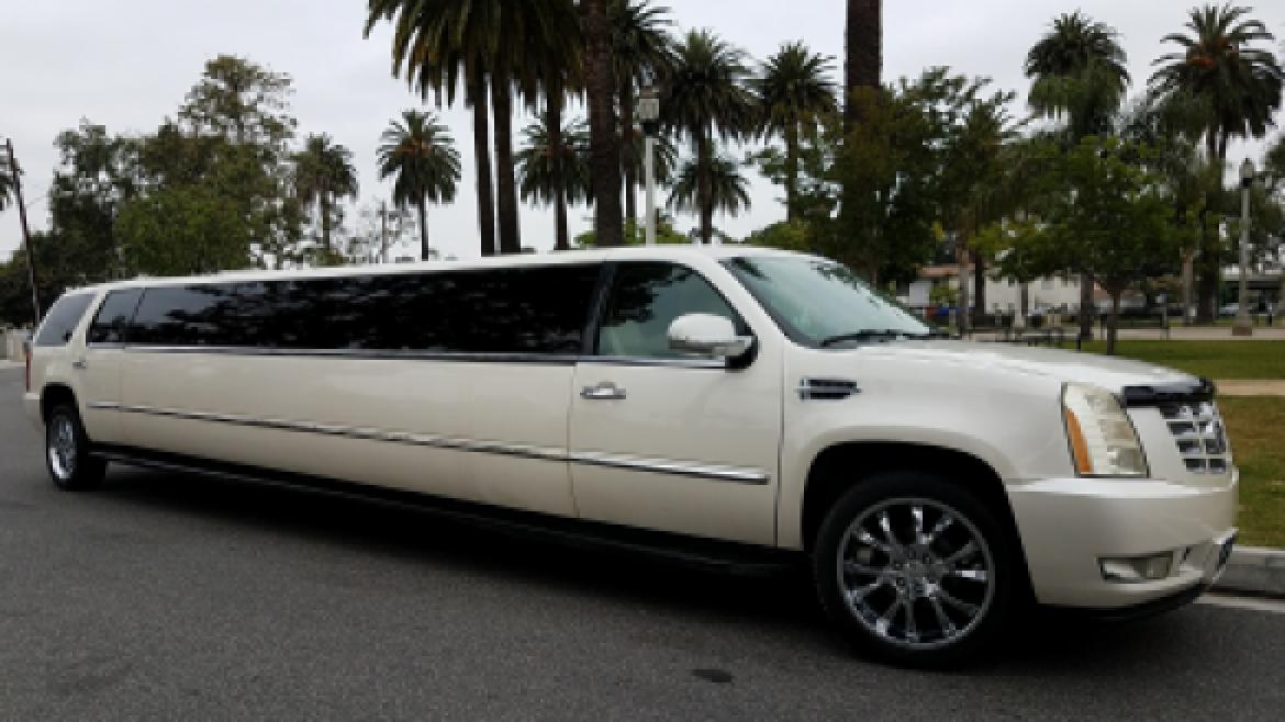 Photo of SUV Stretch for sale: 2007 Cadillac Escalade 200" by Moonlight