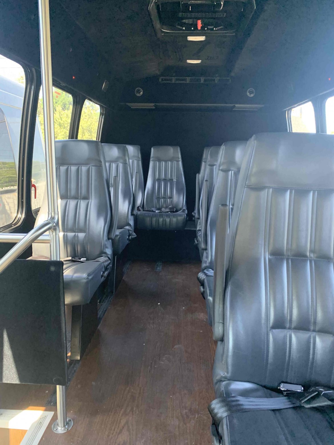 Executive Shuttle for Sale in Seattle, WA - Photo 9