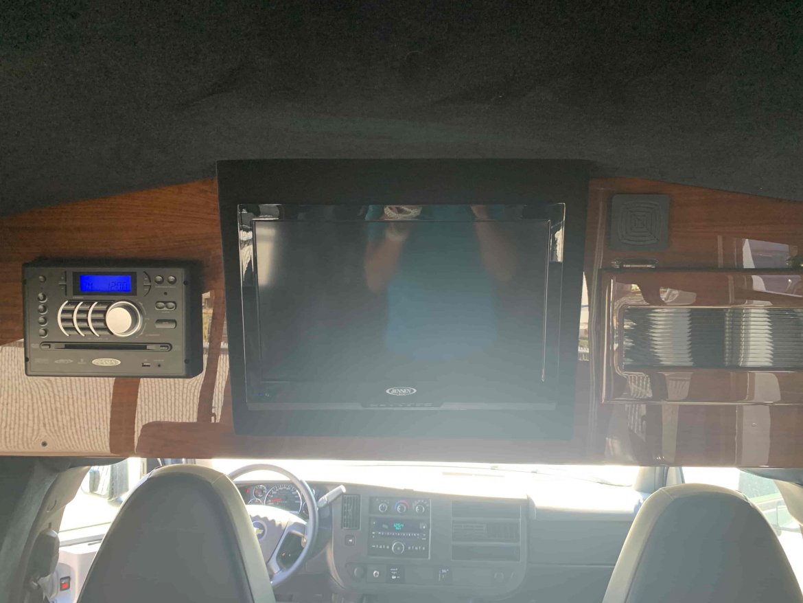 Executive Shuttle for Sale in Seattle, WA - Photo 10