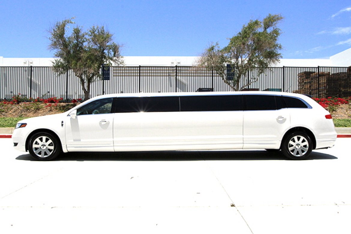 Photo of Limousine for sale: 2017 Lincoln MKT 27&quot; by Tiffany Coach