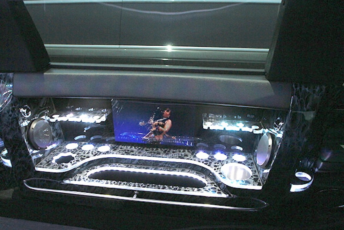 Photo of Limousine for sale: 2017 Lincoln MKT 27&quot; by Tiffany Coach