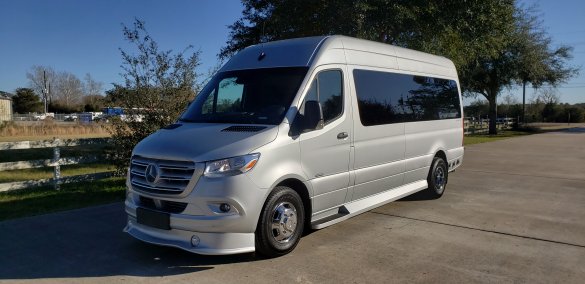 2020 Mercedes-Benz Sprinter 3500 170" Sprinter for Sale in Houston, TX - Photo 3