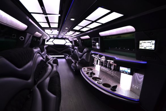 2016 Infiniti QX80 Limousine Limousine for Sale in Morganville, NJ - Photo 3