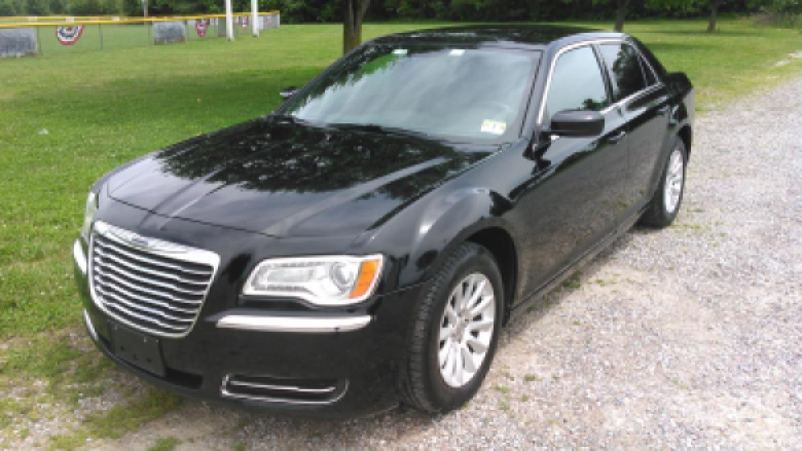 Photo of Sedan for sale: 2014 Chrysler 300