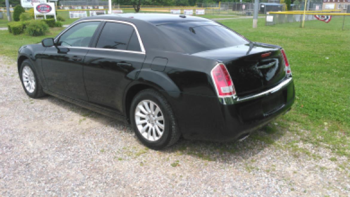 Photo of Sedan for sale: 2014 Chrysler 300