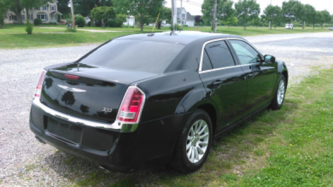 Photo of Sedan for sale: 2014 Chrysler 300
