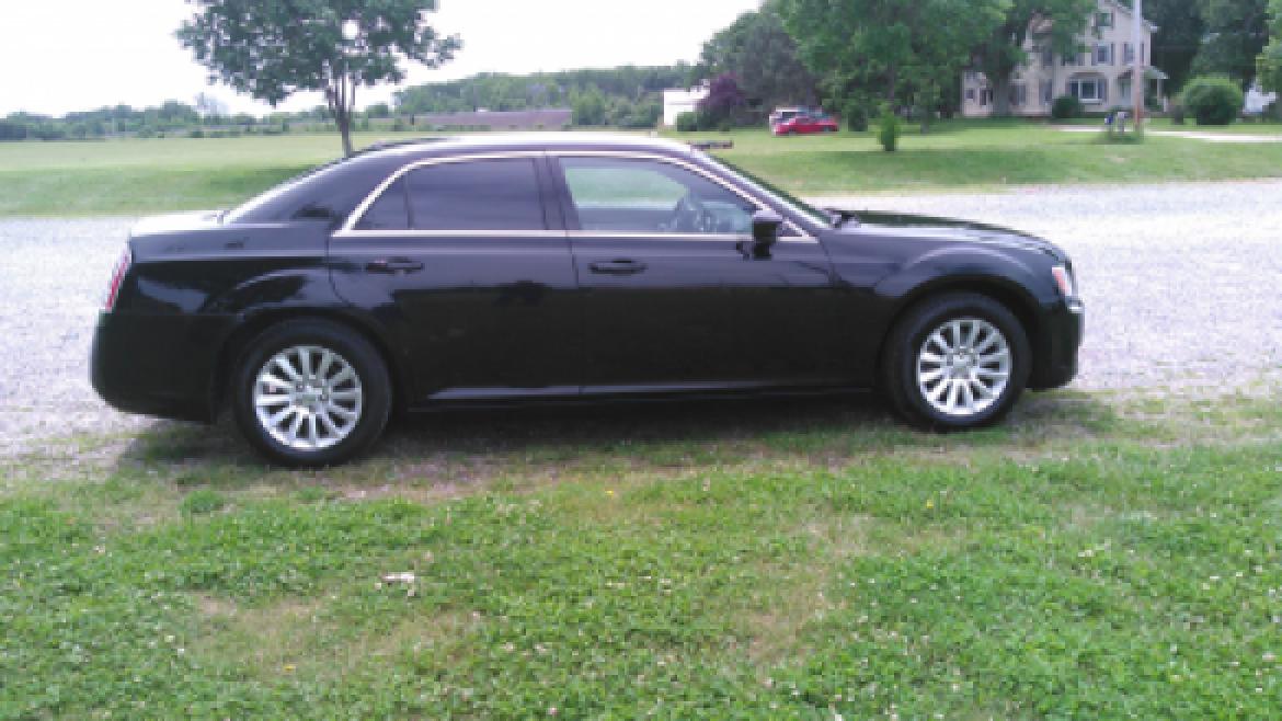 Photo of Sedan for sale: 2014 Chrysler 300