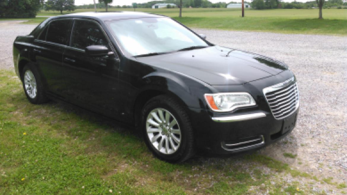 Photo of Sedan for sale: 2014 Chrysler 300