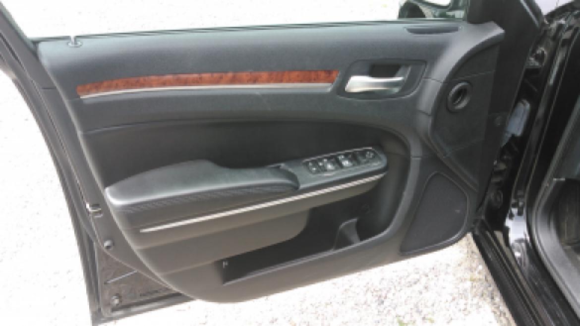 Photo of Sedan for sale: 2014 Chrysler 300