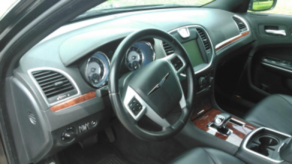 Photo of Sedan for sale: 2014 Chrysler 300