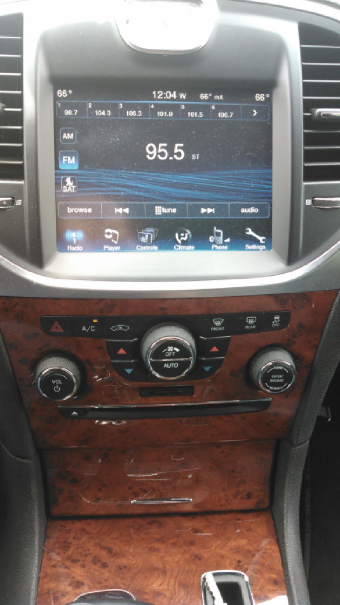 Photo of Sedan for sale: 2014 Chrysler 300