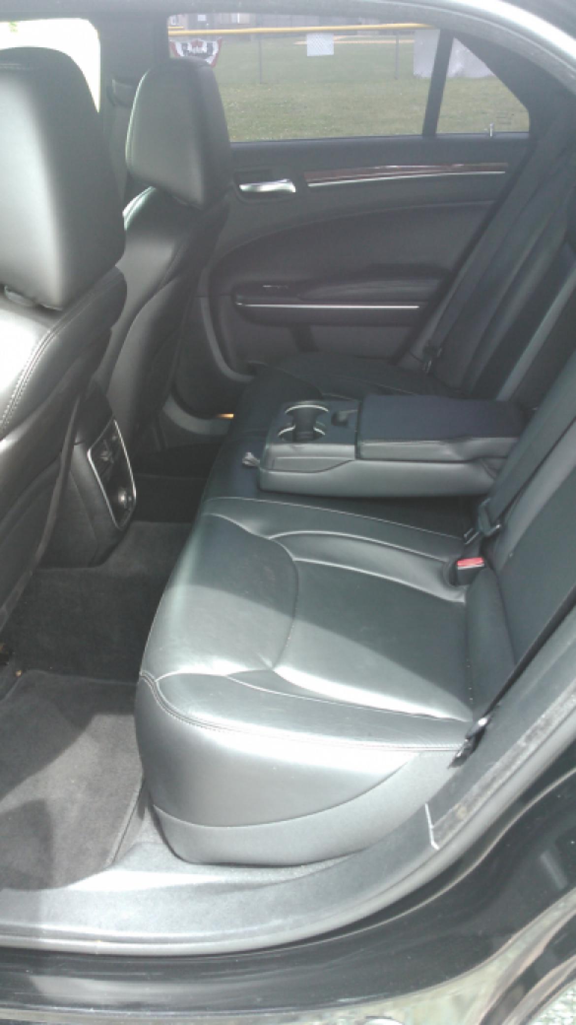 Photo of Sedan for sale: 2014 Chrysler 300