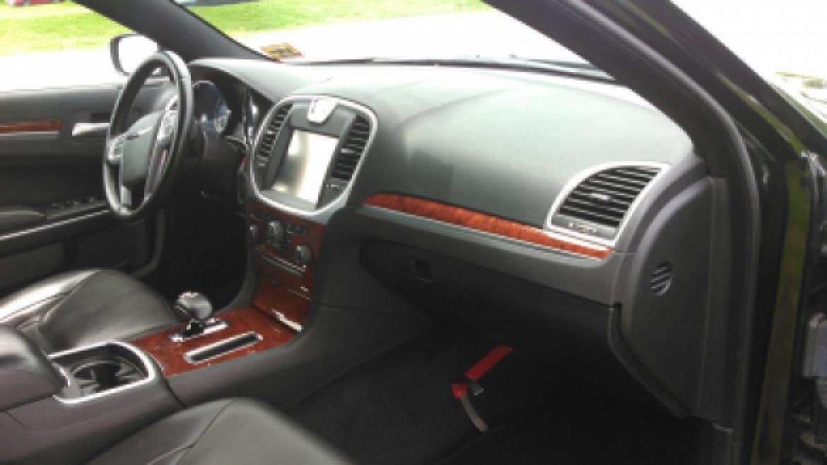 Photo of Sedan for sale: 2014 Chrysler 300