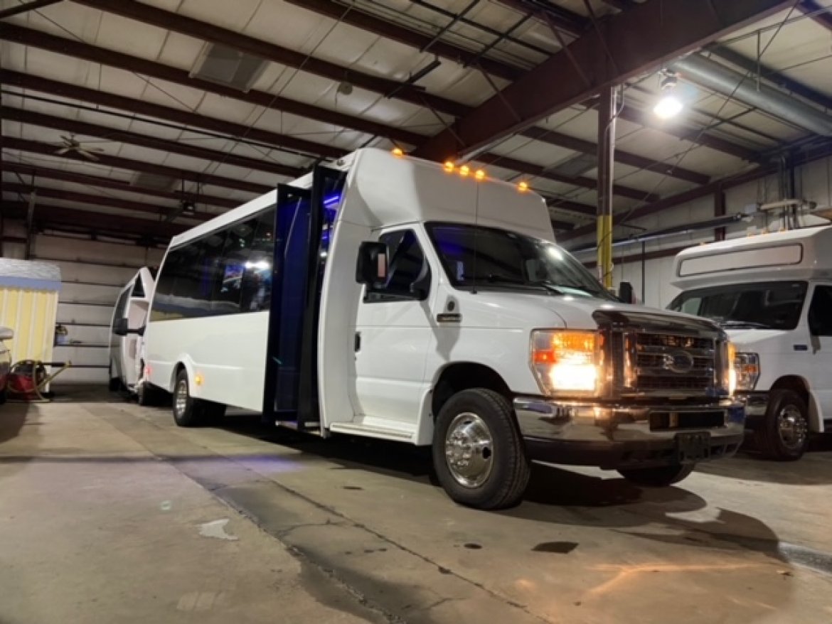 Limo Bus for Sale in Erie, PA - Photo 3