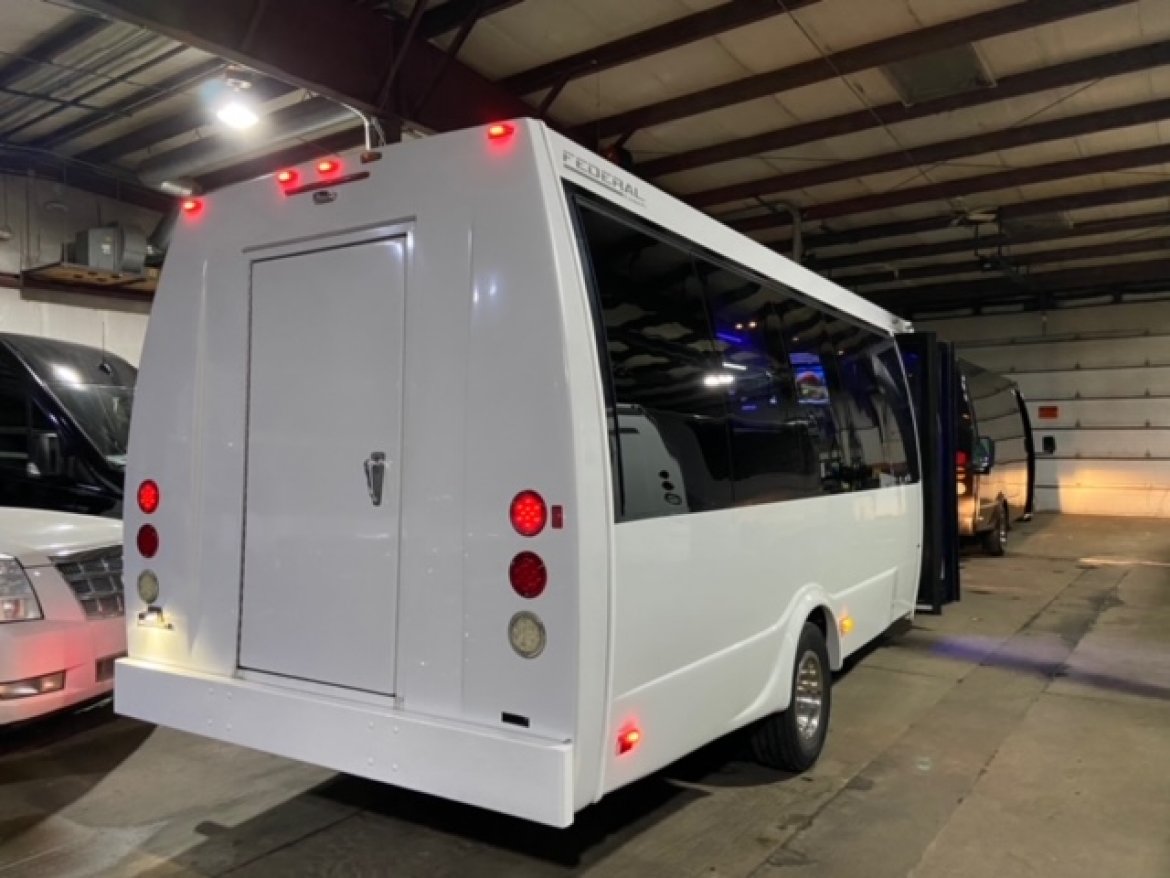 Limo Bus for Sale in Erie, PA - Photo 8