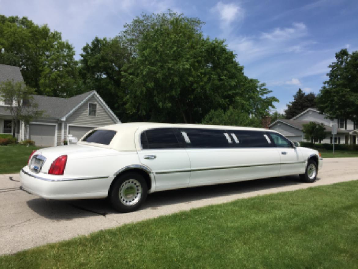 Limousine for sale: 2000 Lincoln Town Car  120&quot; by Krystal