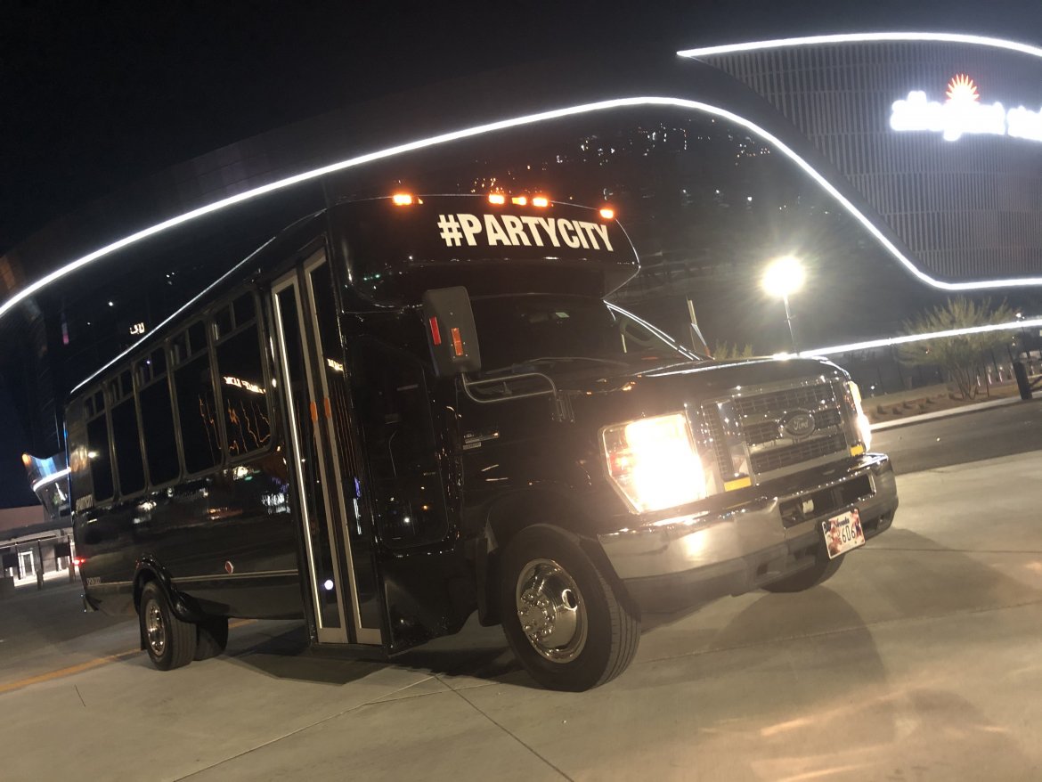 Limo Bus for sale: 2010 Ford E-450
