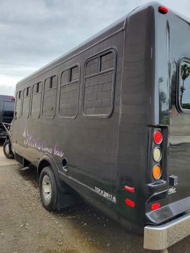 2001 ElDorado National 2001 Limo Bus for Sale in Whittier, California, US - Photo 4