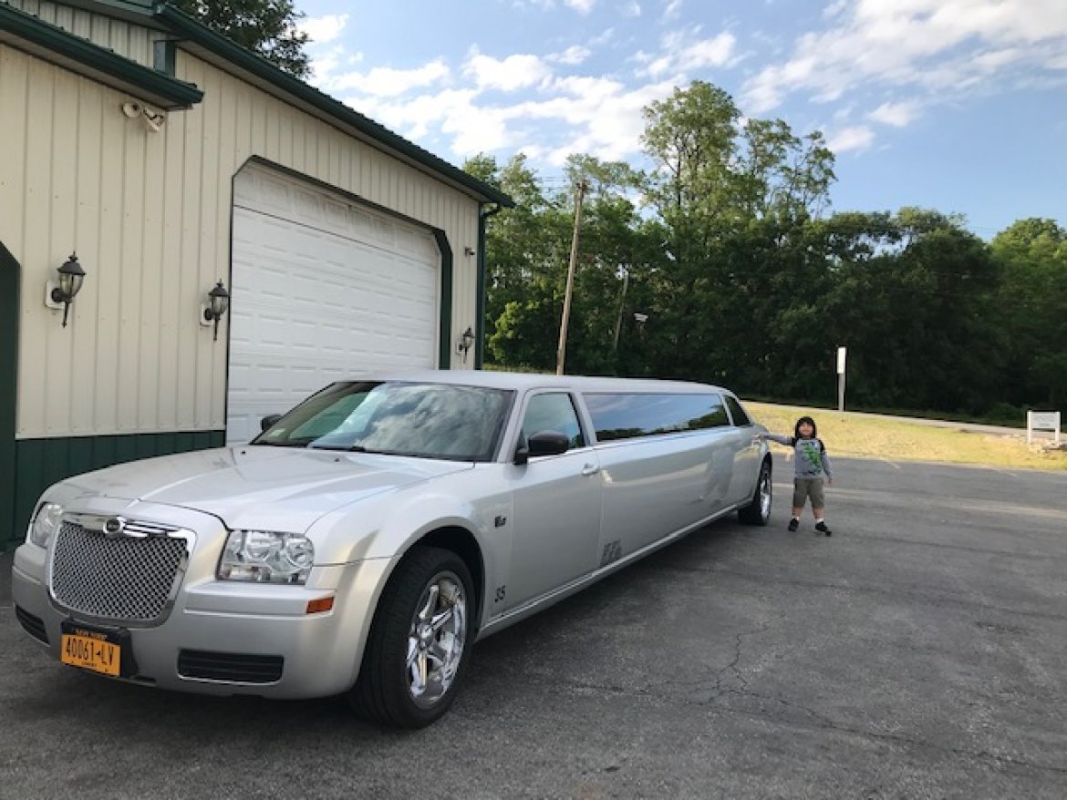 Limousine for Sale in Rochester, NY - Photo 7