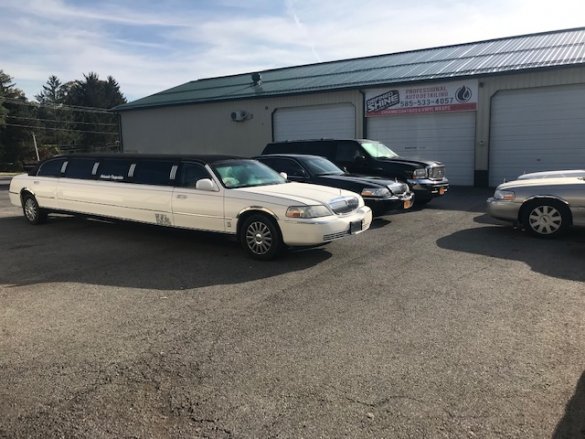 2003 Lincoln Town Car Limousine for Sale in Rochester, NY - Photo 3