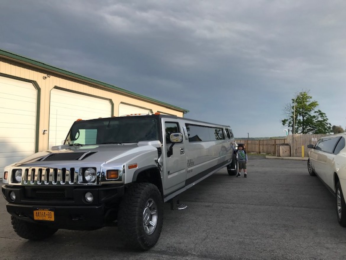 SUV Stretch for Sale in Rochester, NY - Photo 3
