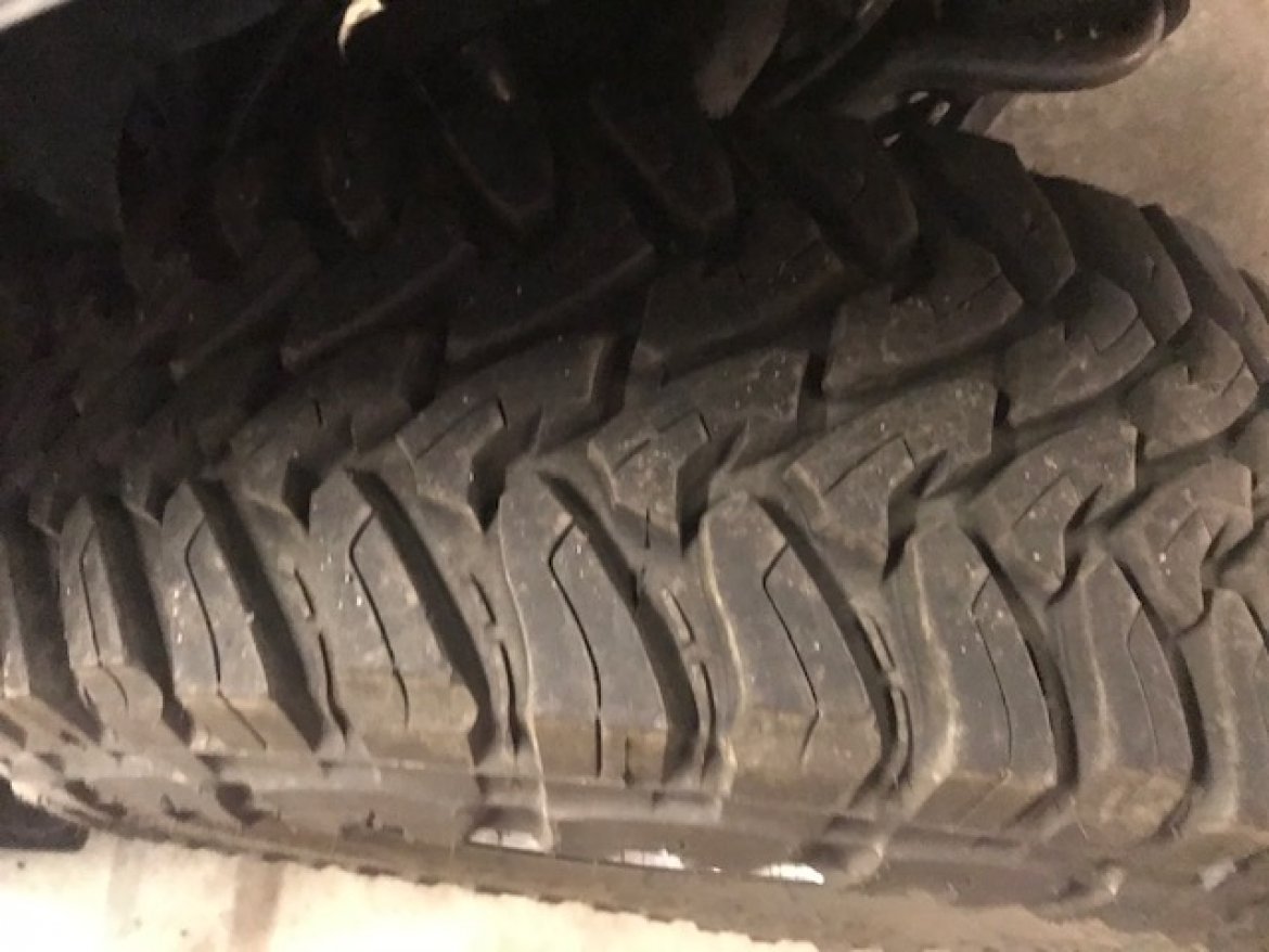 SUV Stretch for Sale in Rochester, NY - Photo 16