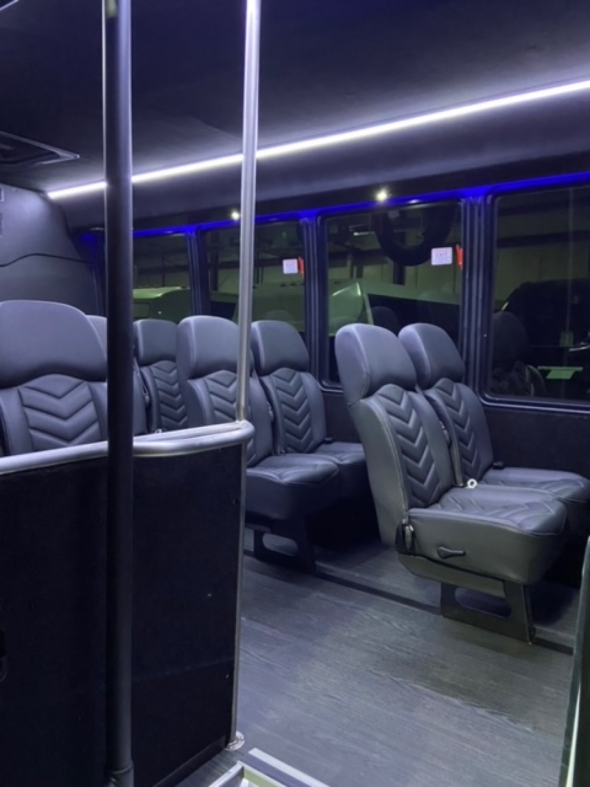 Executive Shuttle for Sale in ERIE, PA - Photo 20
