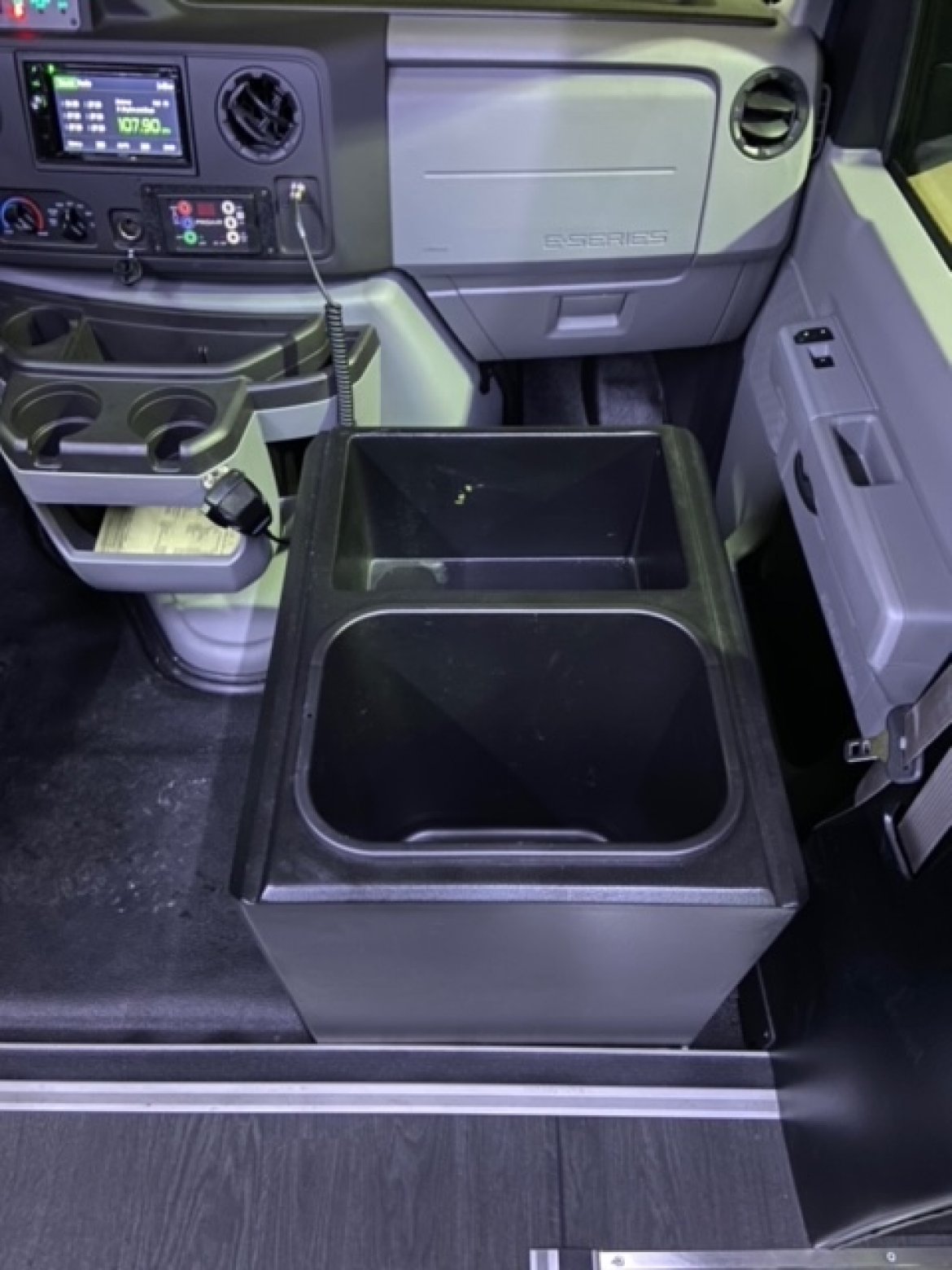 Executive Shuttle for Sale in ERIE, PA - Photo 26