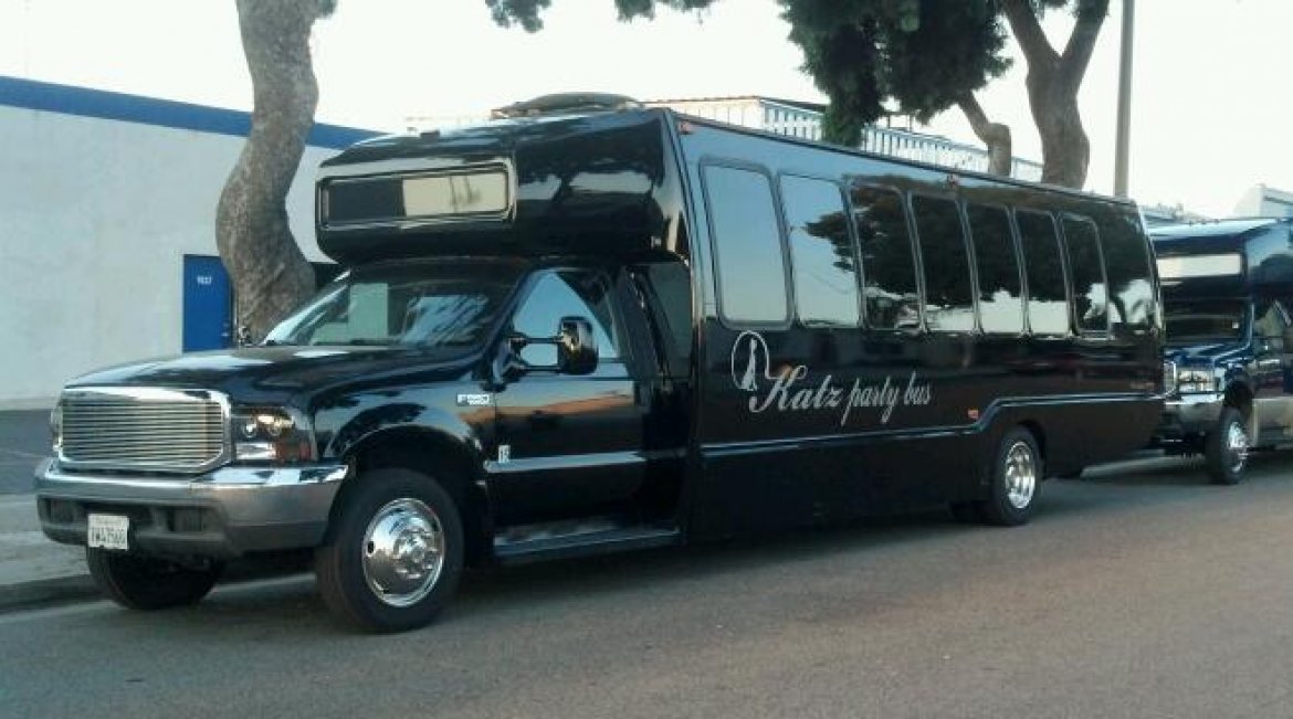 Limo Bus for sale: 1999 Ford F550 by KRYSTAL COACH