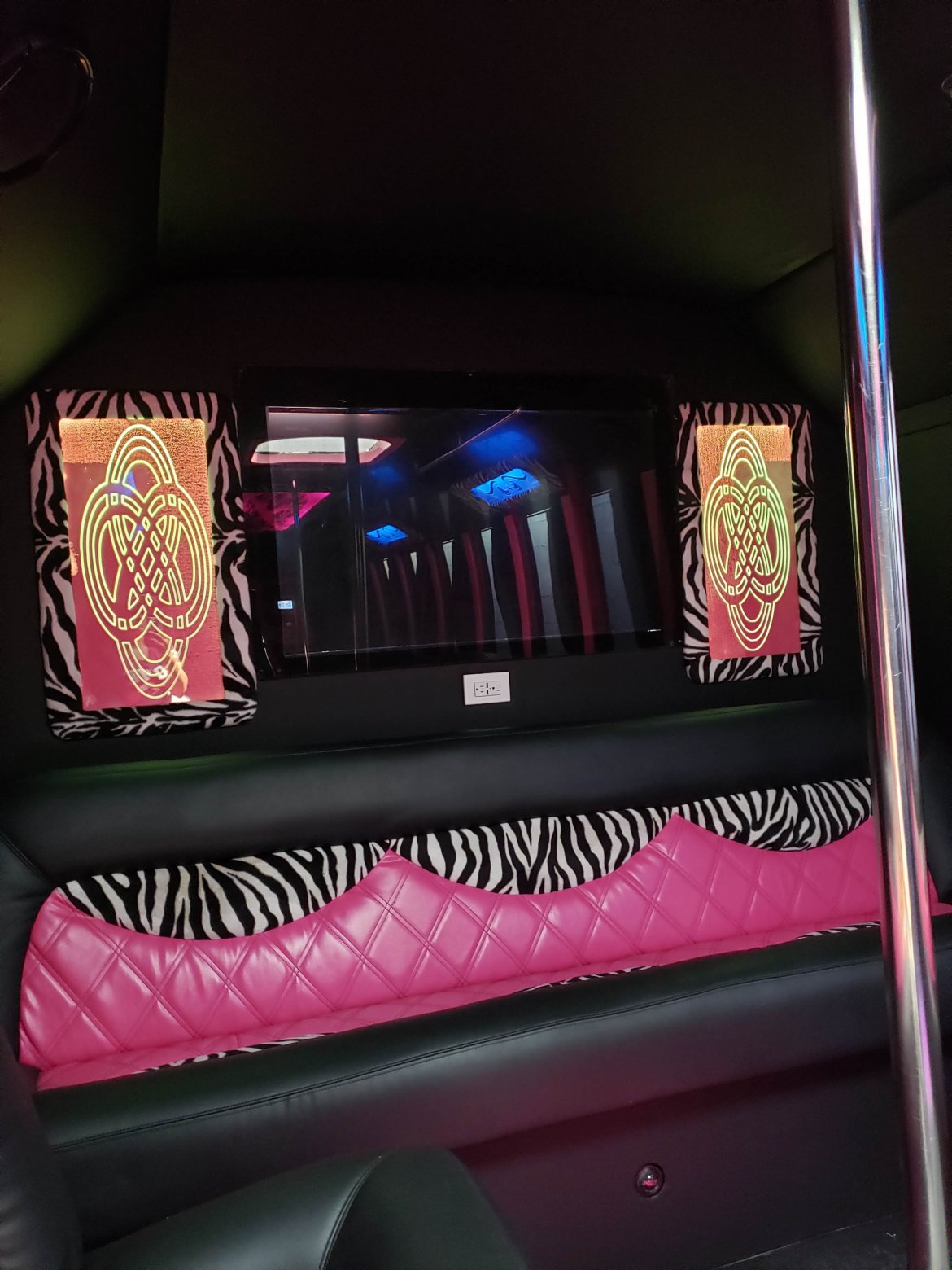 Limo Bus for Sale in WHITTIER, CA - Photo 6