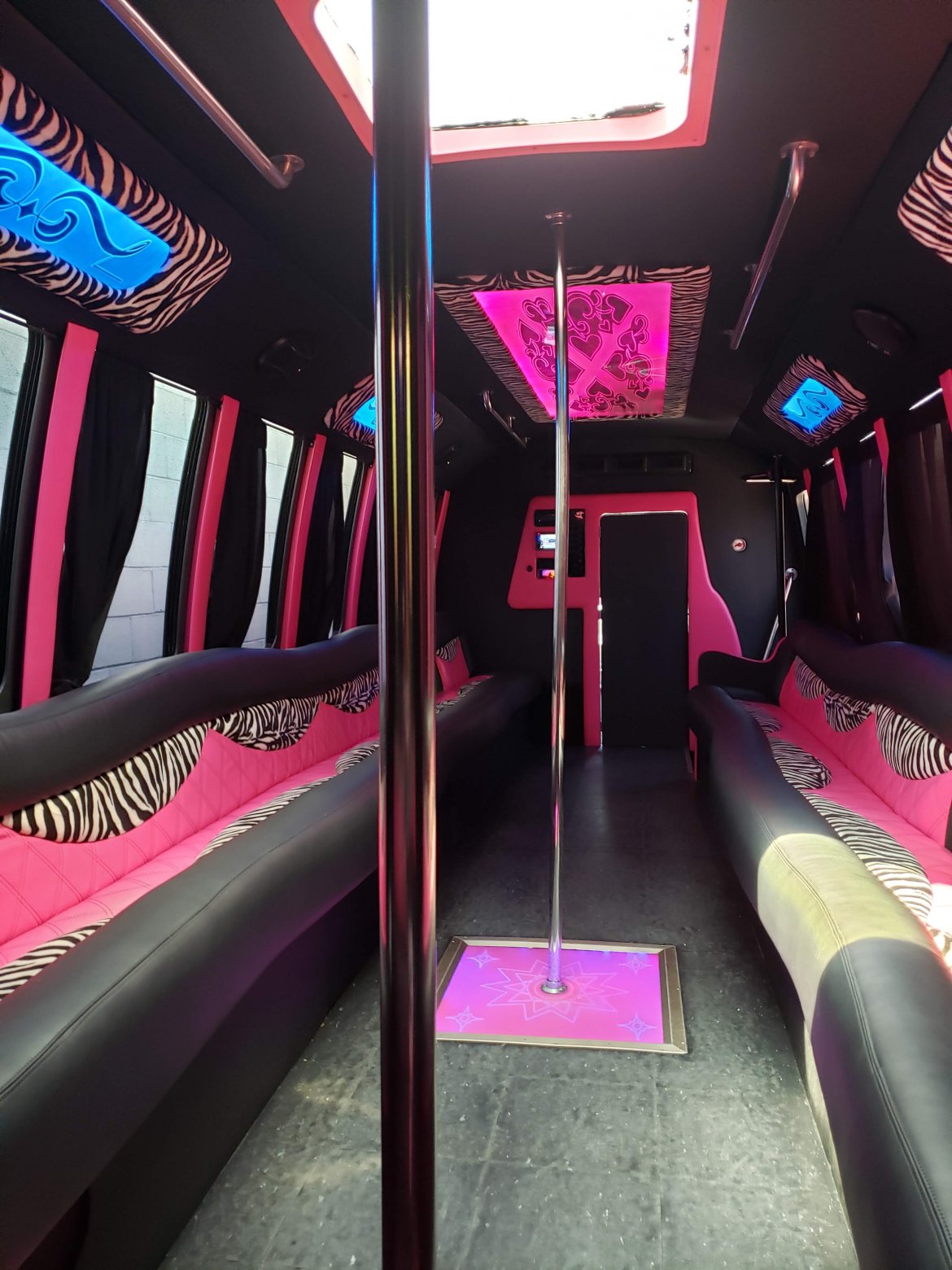 Limo Bus for Sale in WHITTIER, CA - Photo 7