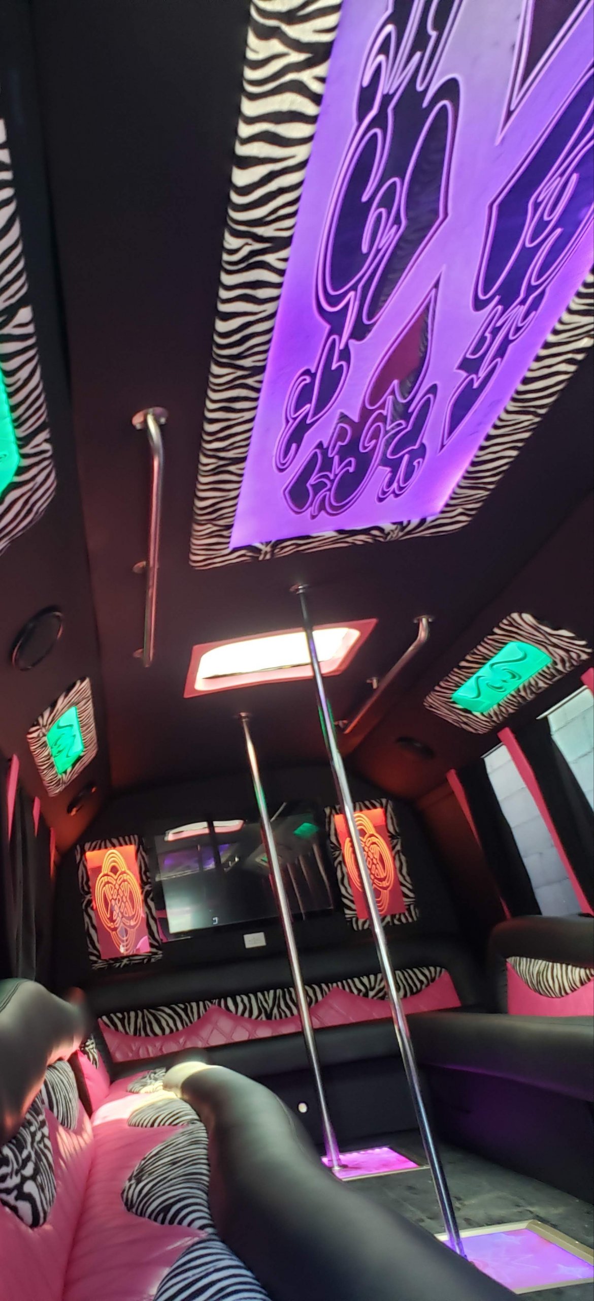 Limo Bus for Sale in WHITTIER, CA - Photo 4
