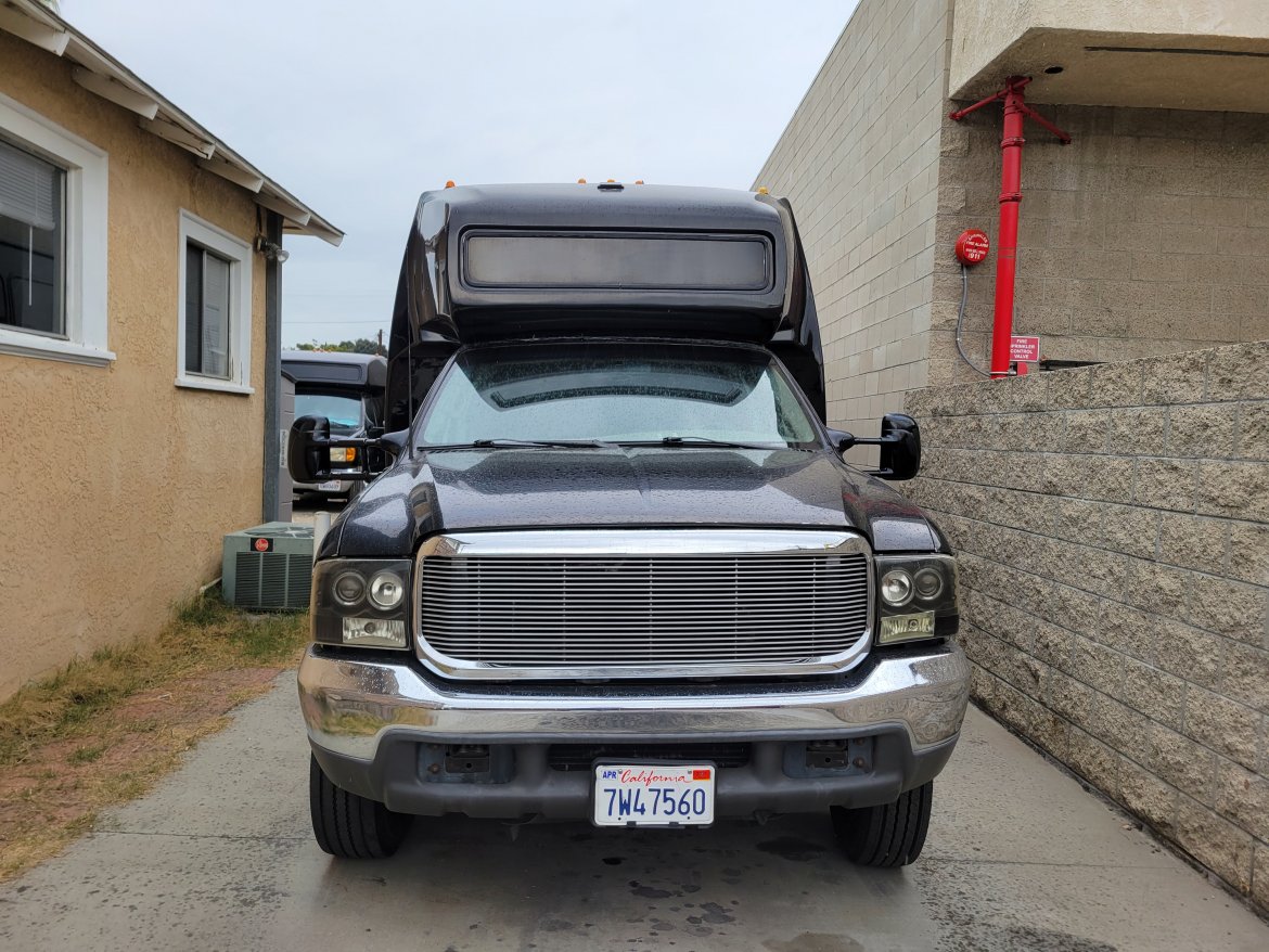 Limo Bus for Sale in WHITTIER, CA - Photo 17