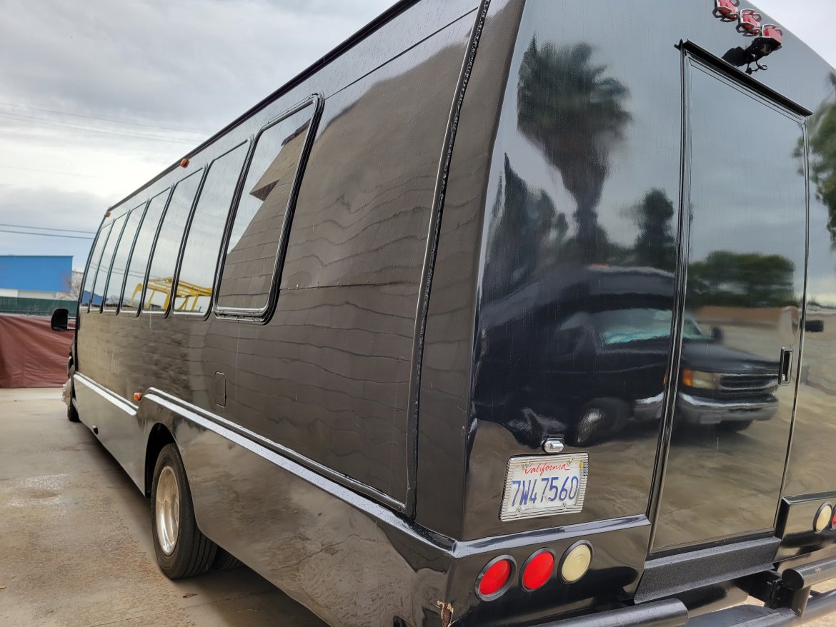 Limo Bus for Sale in WHITTIER, CA - Photo 18