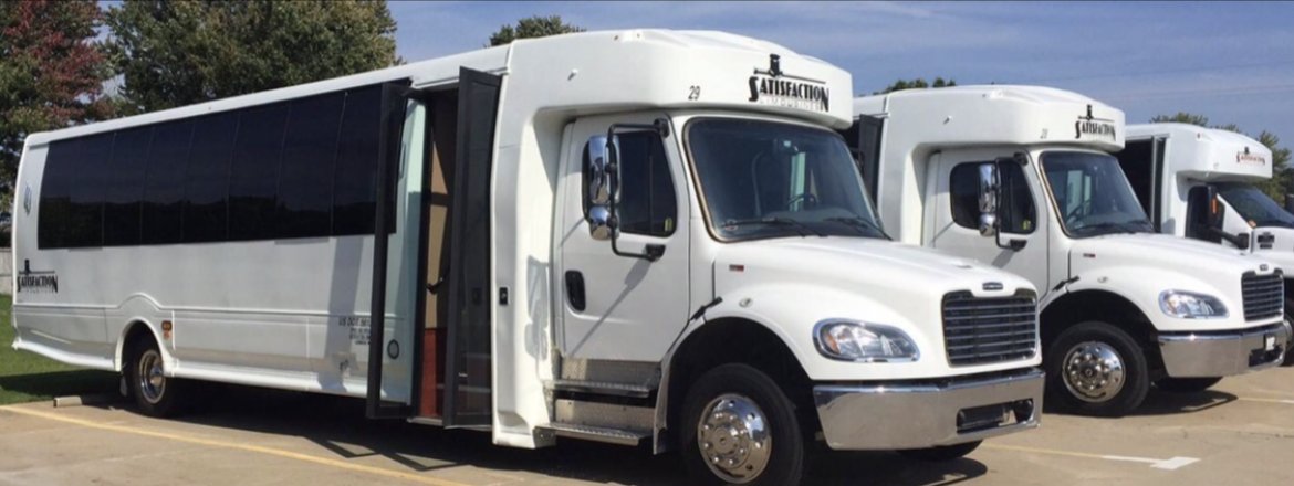 Limo Bus for Sale in Lenox, MI - Photo 8