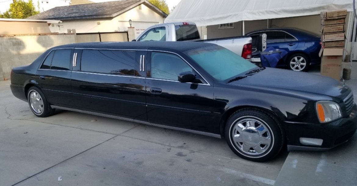 Limousine for sale: 2000 Cadillac Professional Chassis 22&quot;
