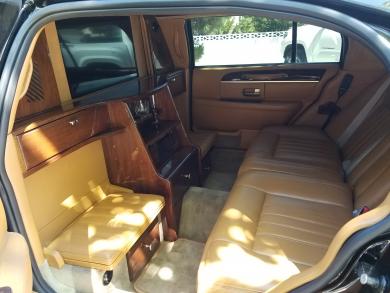 2010 Lincoln Town Car Hybrid Limousine