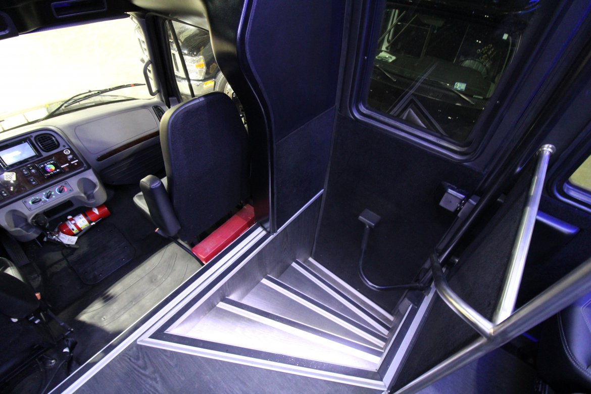 Shuttle Bus for Sale in Springfield, MO - Photo 32