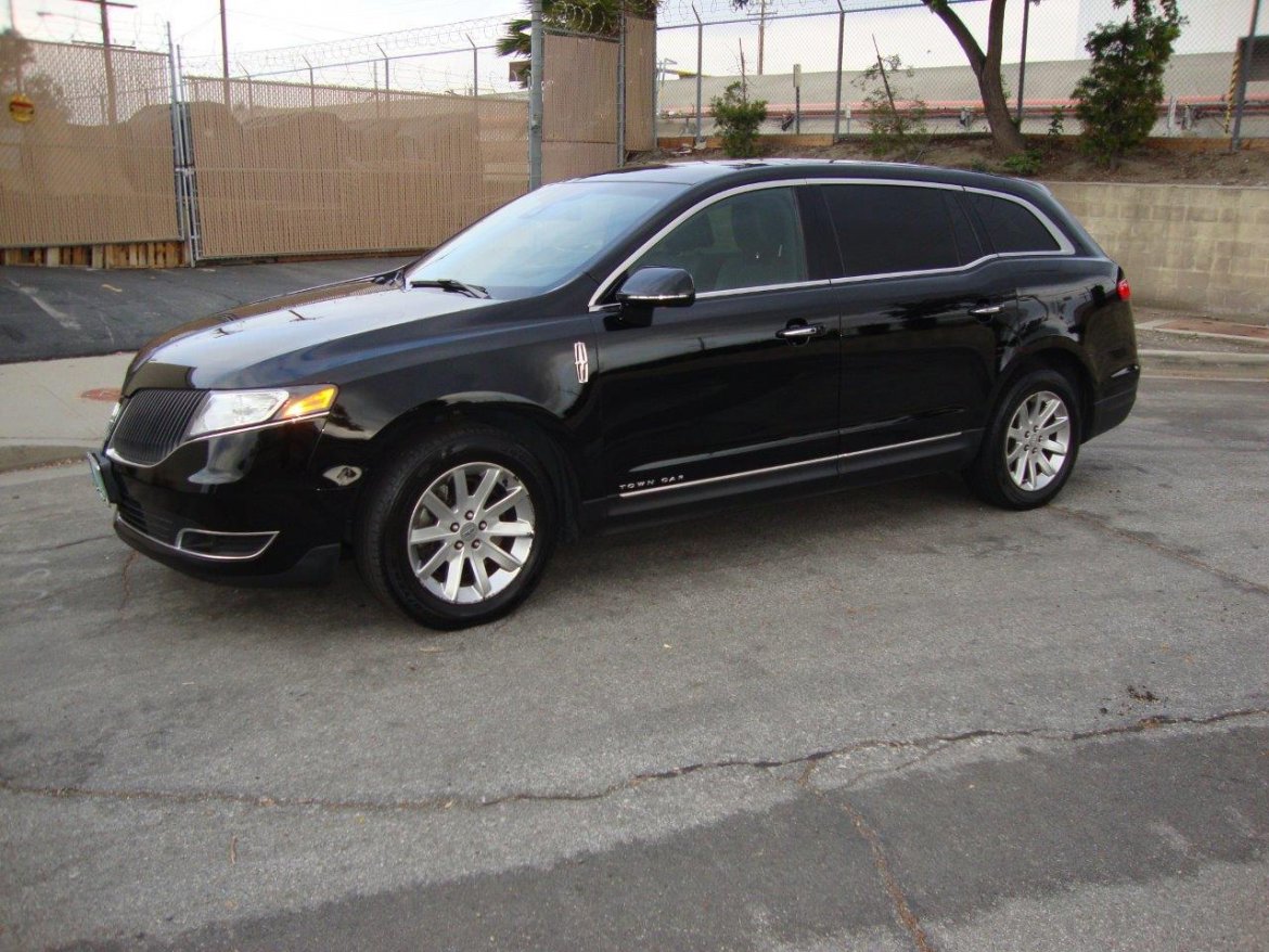 Sedan for sale: 2014 Lincoln MKT Livery Town Car by Lincoln