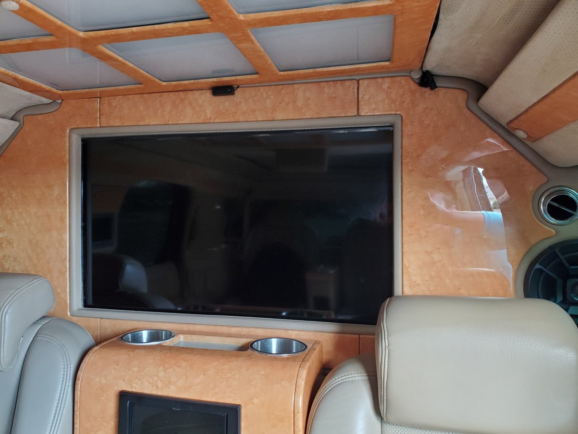 CEO SUV Mobile Office for Sale in Alexandria, LA - Photo 23