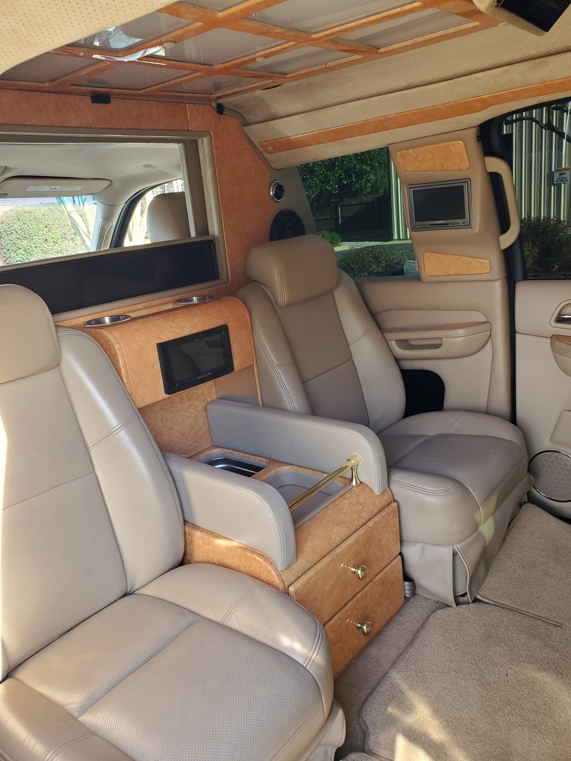 CEO SUV Mobile Office for Sale in Alexandria, LA - Photo 24