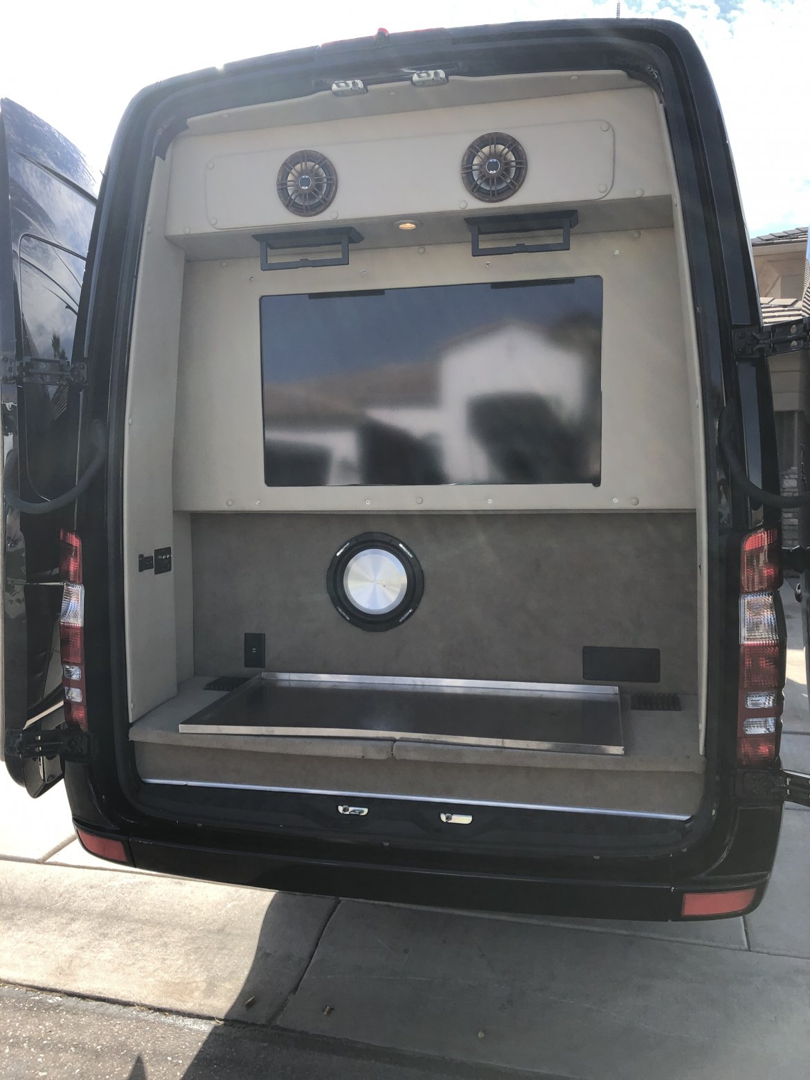 CEO SUV Mobile Office for Sale in Chandler, AZ - Photo 3
