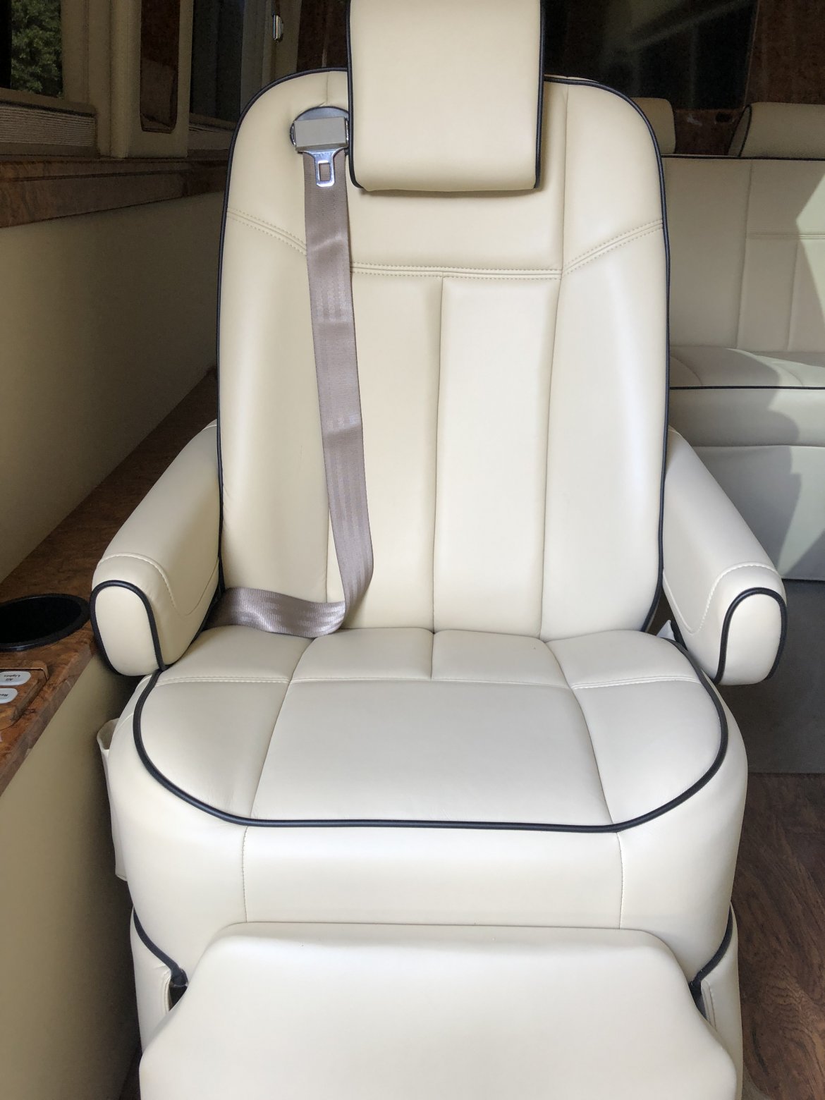 CEO SUV Mobile Office for Sale in Chandler, AZ - Photo 9